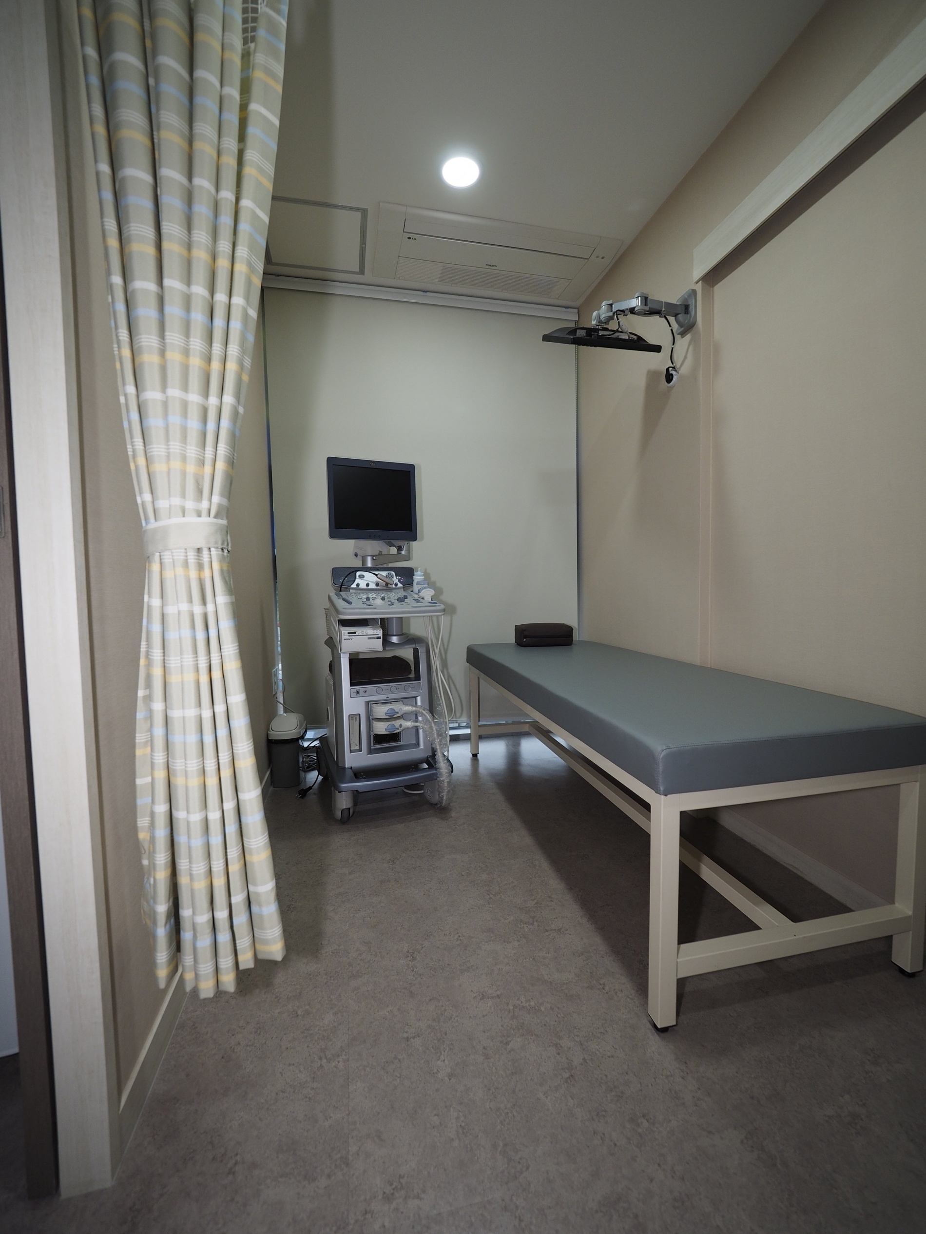 연세윤내과 초음파실.jpeg